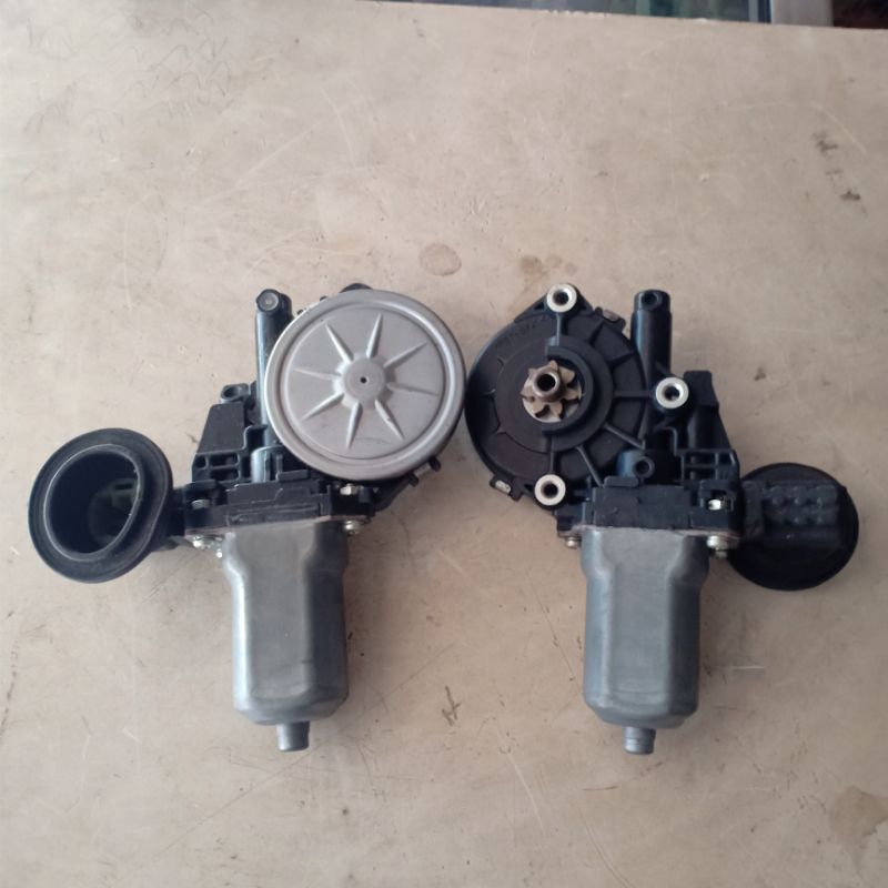 MOTOR POWER WINDOW DEPAN KIRI TOYOTA INOVA ORIGINAL