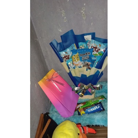 

Paper bag COSTUM souvenir pernikahan MURAH