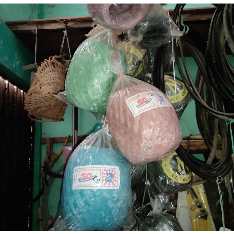 

Tali Rafia Plastik SG Warna Biru Merah Hijau Jumbo Murah Berkualitas
