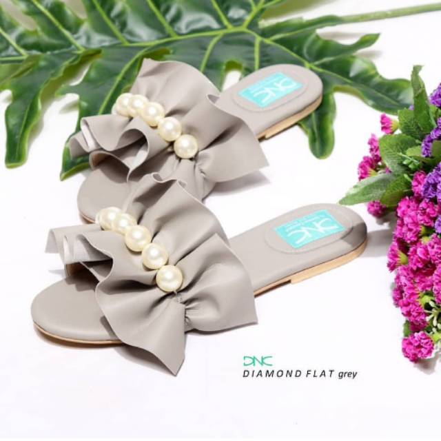 Diamond flat sandal by DNC Shoes