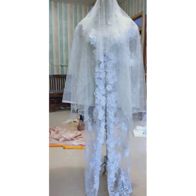 Kebaya akad putih panjang