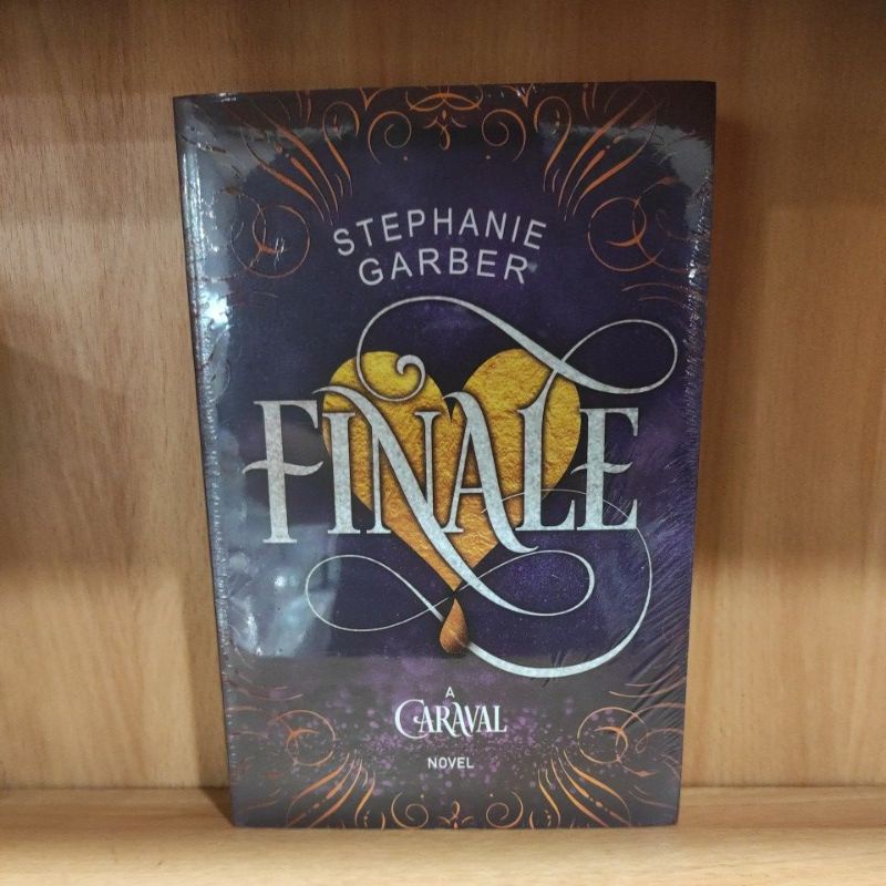 [INDONESIA] BUKU NOVEL SERI TRILOGY - CARAVAL - LEGENDARY - FINALE - STEPHANIE GARBER [ORIGINAL]