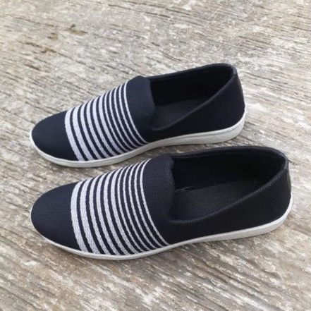 Sepatu Wanita Slip On Print Garis LINEPRINT