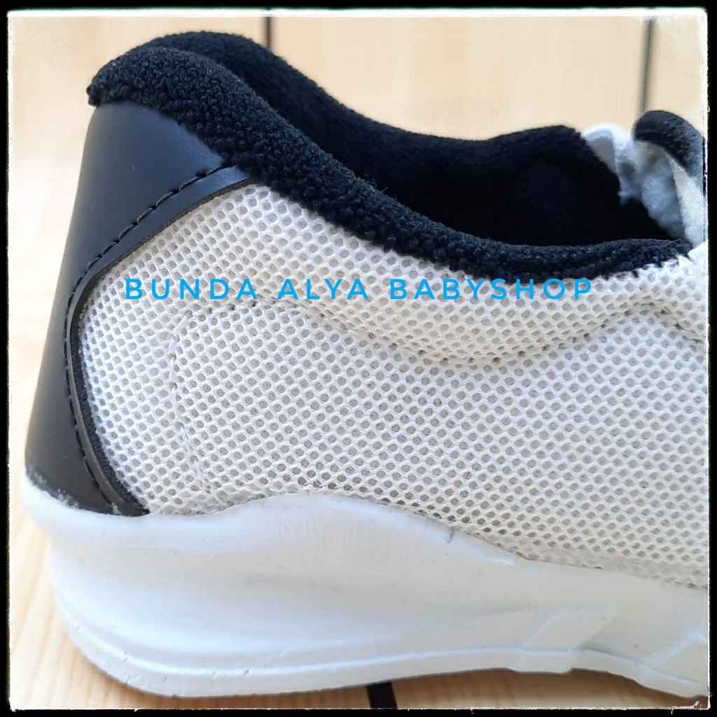 Sepatu Anak Laki Sport Usia 2 3 Tahun  Size 22 - 24 PUTIH - Sepatu Anak Cowok Balita Sport Alas Karet Anti Licin