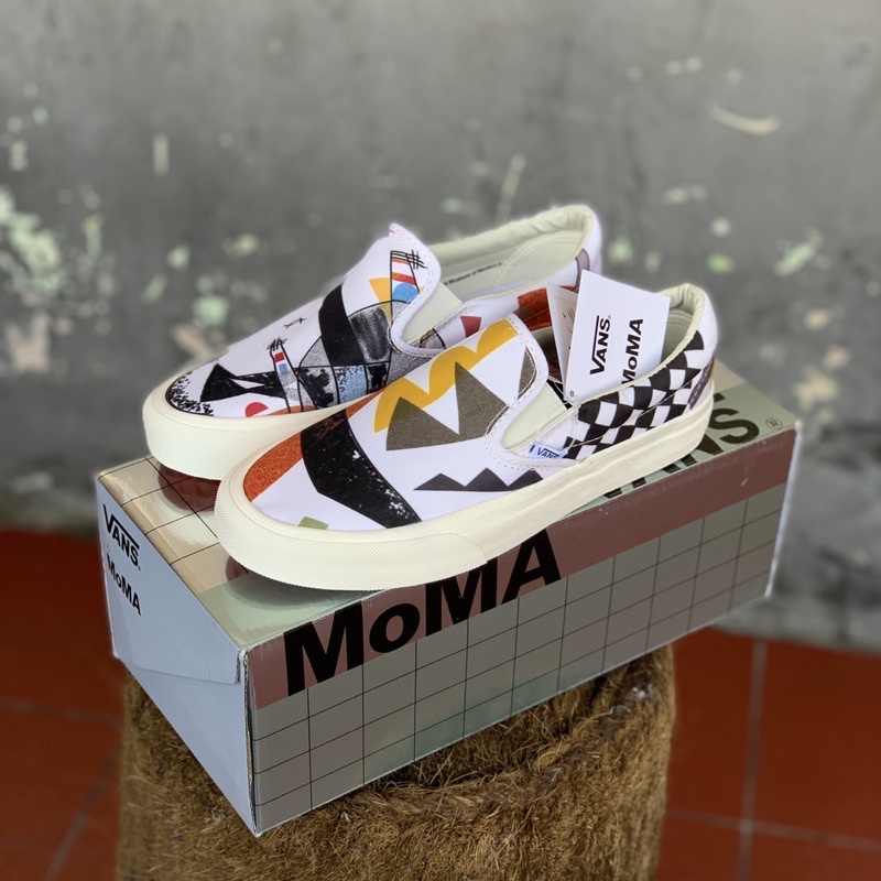 sepatu vans slip on moma