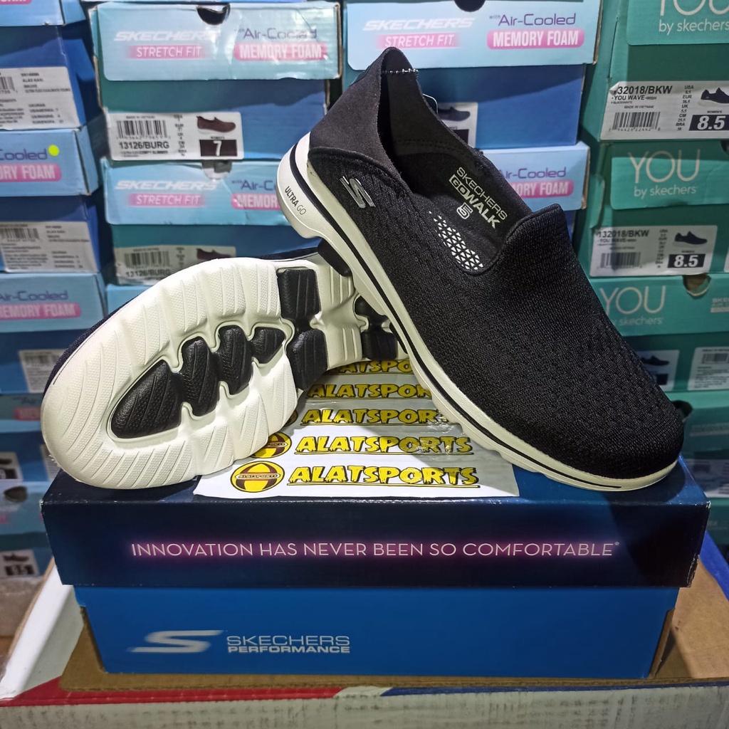 Skechers Go walk 5 Outclass 15927-BKW Hitam Sepatu Slip On Wanita Original