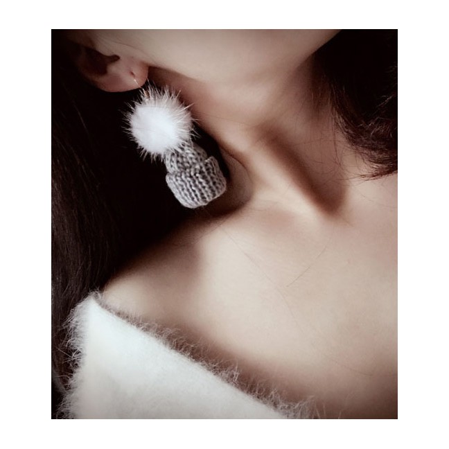 LRC Anting Gantung Fashion Hat Shape Decorated Simple Earrings