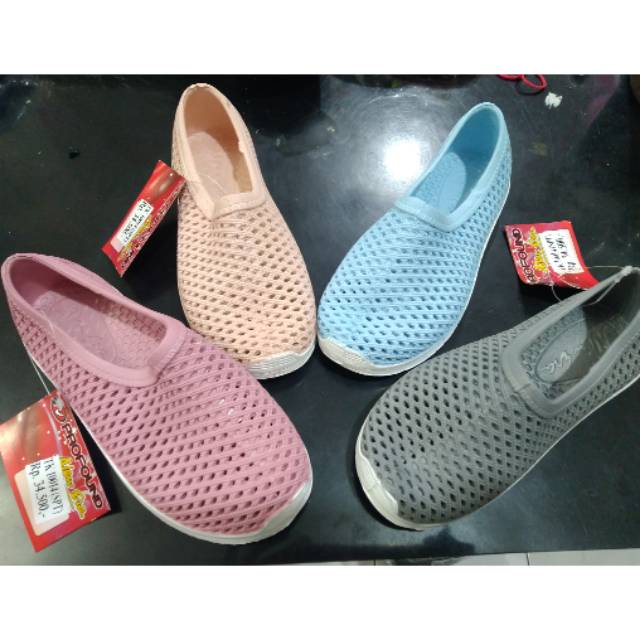 Sepatu bolong2 new era