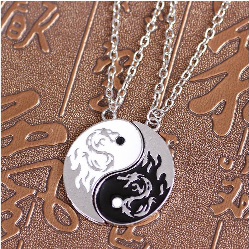 2pcs / Set Kalung Rantai Klavikula Hias Liontin Tai Chi Naga Bahan Logam Untuk Pria Dan Wanita