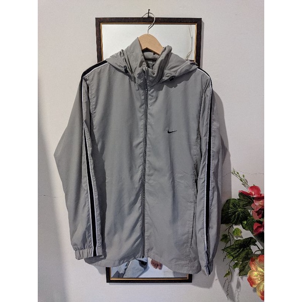 JACKET PARASUT NIKE OUTDOOR SECOND BRANDED TERMURAH