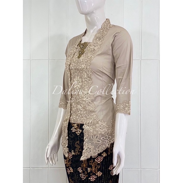 KSS02 - Daliyu KEBAYA KUTUBARU LENGAN 7/8 BORDIR SENADA Katun Stretch / Kebaya Wisuda / S M L XL-Beige