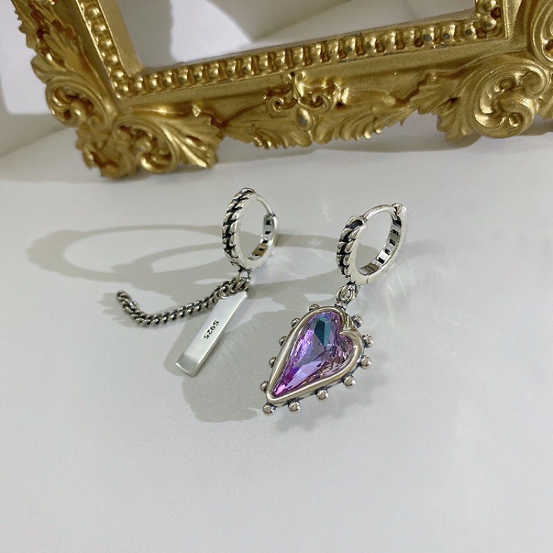 1 Pasang Anting Hoop Liontin Rumbai Kristal Asimetris Warna Ungu Gaya Vintage Korea Untuk Wanita