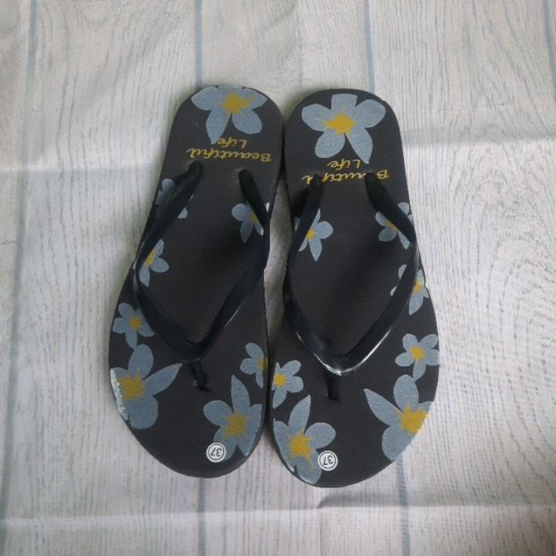 SANDAL WANITA JEPIT SPON MOTIF BUNGA BEAUTIFUL LIFE