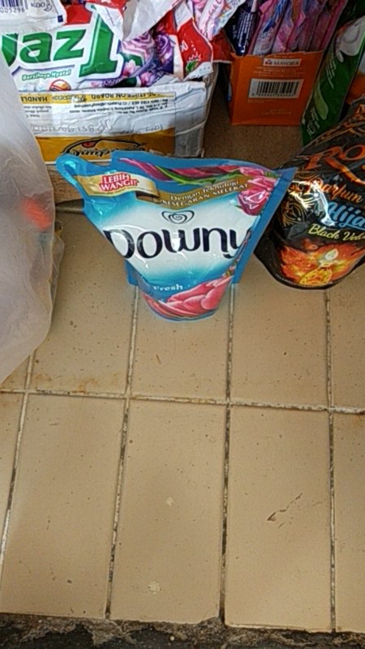 Downy Passion Pelembut Pakaian 680ml