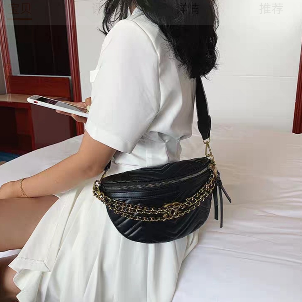 BJ15261 - CC/CG - TAS PINGGANG BLACK/WHITE WAISTBAG SLINGBAG TALI RANTAI SLEMPANG KECIL PRAKTIS TAS WANITA FASHION IMPORT MODIS ELEGAN TERMURAH TERLARIS TERBARU BAGSTORE JAKARTA TAS BATAM CR7328 ELJ5261 ZCJ7246 ZCJ7266 GT1719