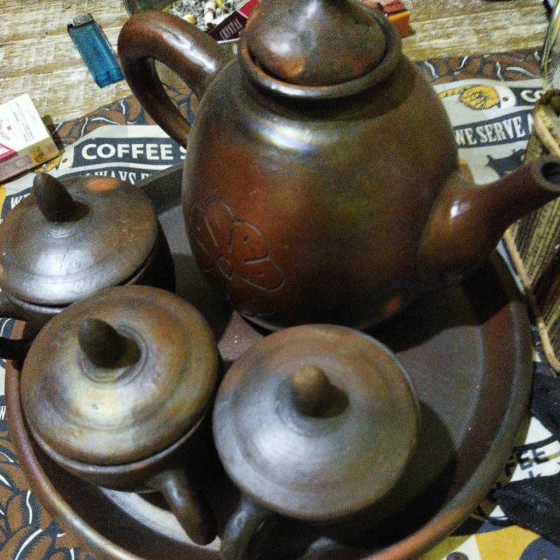 Set Teko Tanah Liat 3 Cangkir