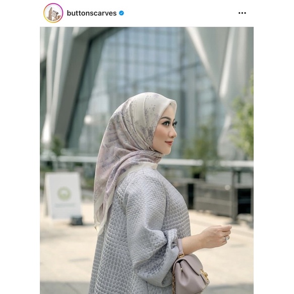 Buttonscarves x Allysa Hawadi New York 3 Courage Voal Square - LITTLE ITALY