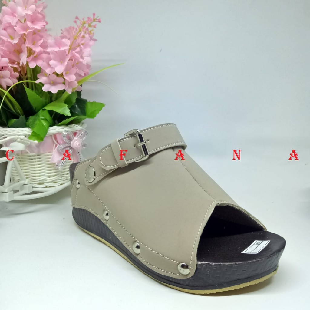 Sandal Wedges Wanita Elegan SDW221