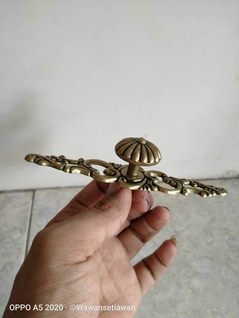 Handle / Tarikan Laci Lemari Jendela Rumah Kuningan Kitchen Set Motif Bunga 14cm