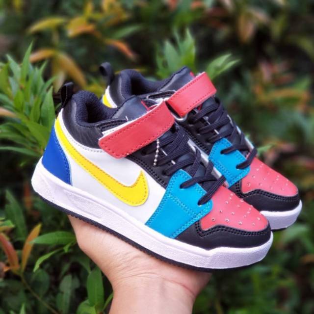 Nike Jordan 1 Low Kids. Sepatu Anak. Kado Ultah. Sekolah
