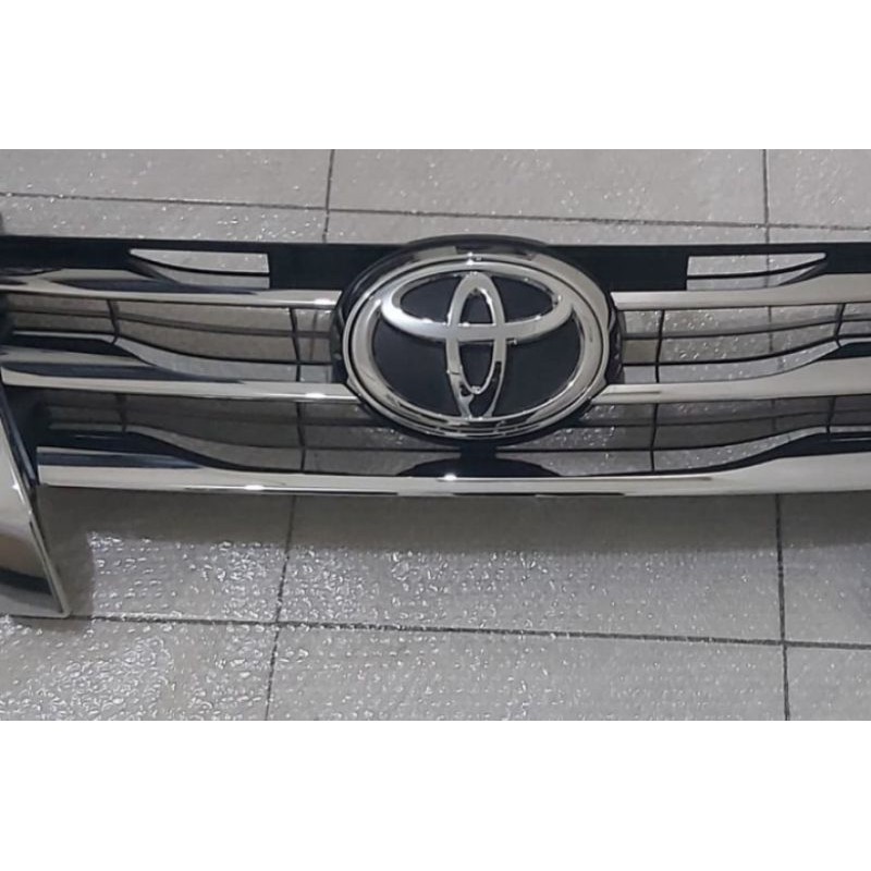 grill Toyota Fortuner VRZ original