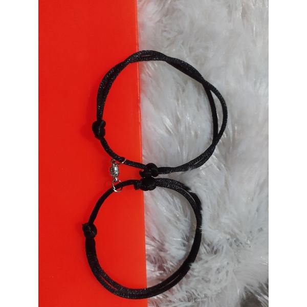 Gelang persahabatan, Gelang magnet satu pasang