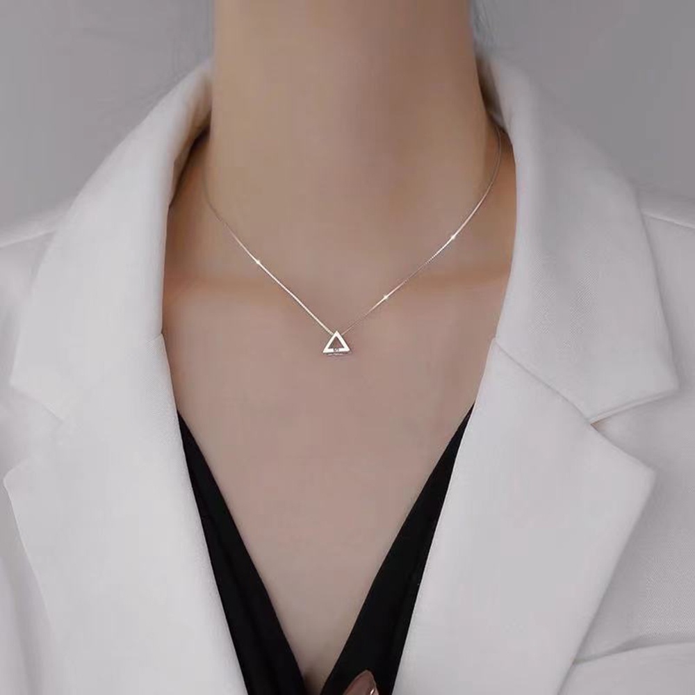 Kalung Choker Rantai Klavikula Desain Segitiga Geometris Gaya Retro Untuk Wanita