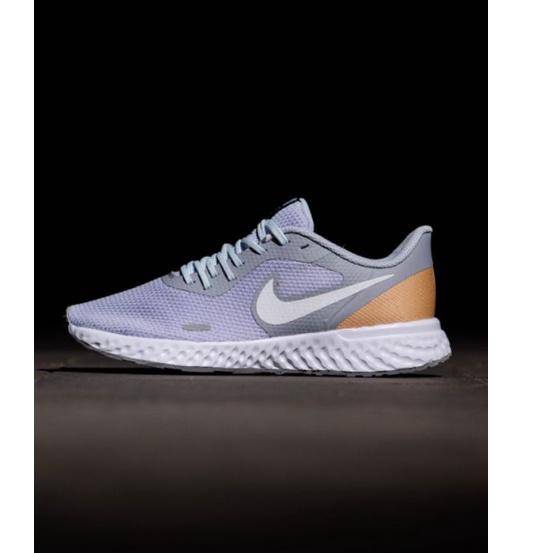 nike revolution five