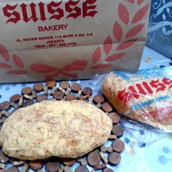 

Roti SUISSE hayam wuruk/abon ayam(minimal PESAN 10 ROTI campur, harus sesama SUISSE)