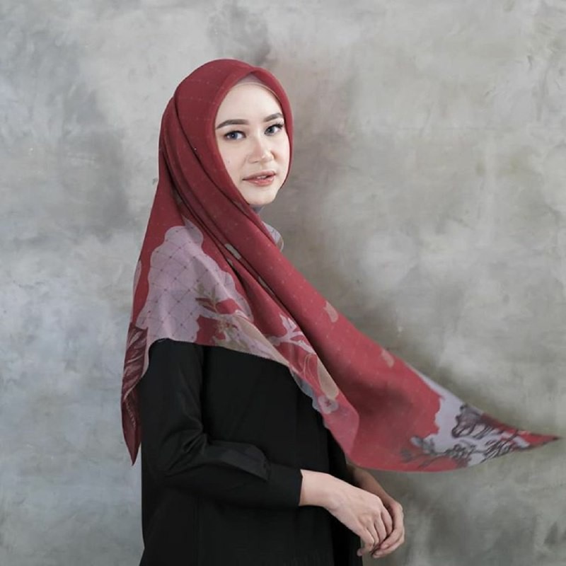 Jilbab motif / Scarf motif  / Hijab motif / Kerudung motif Segiempat Motif SCARF PARIS RENGGANIS by 