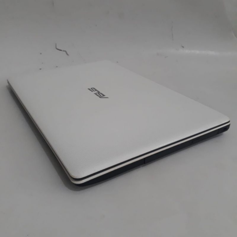 LAPTOP ASUS CORE I5 VGA SSD 256GB RAM 8GB-3