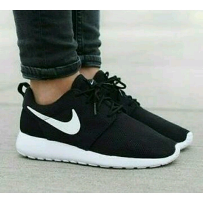 PROMO Sepatu Sekolah Nike  Roshe Run Full Black Hitam dan 