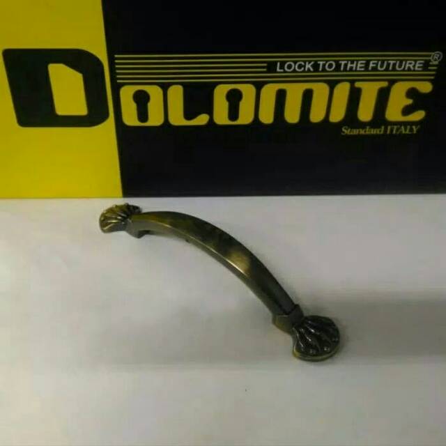 Tarikan lemari antik brass dolomite TL 2145