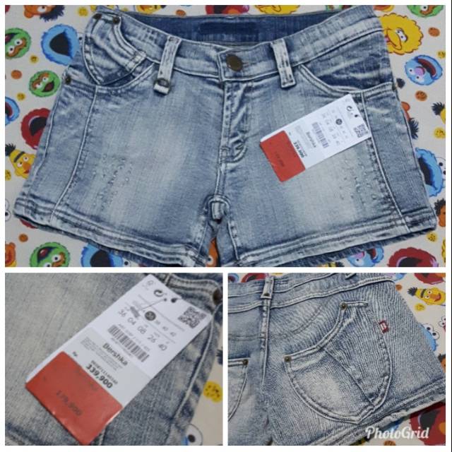 Celana Pendek Jeans Denim Wanita BERSHKA ORIGINAL Spandex Slim Fit Body Fit GARSASI MURAH SALE 50%