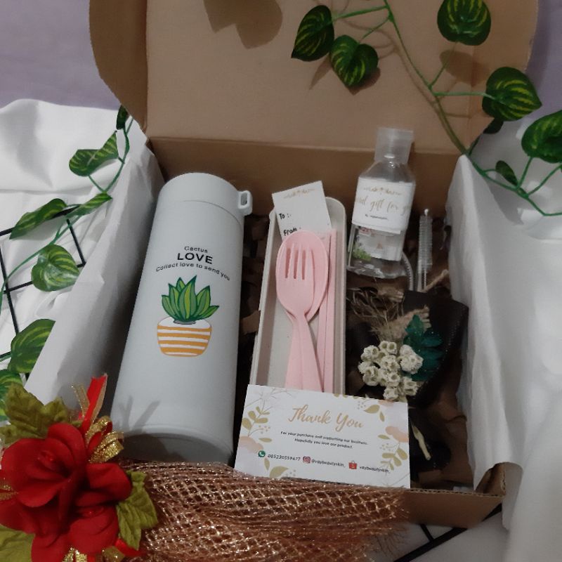 

[READY] Hampers / Kado Cowok /Kado Cewek / kado wisuda / kado ulang tahun / gift box/ kado box / kado graduation / kado tahun baru