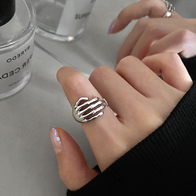 Cincin Model Terbuka Desain Telapak Tangan Tengkorak Gaya Retro Hip hop Adjustable Untuk Unisex