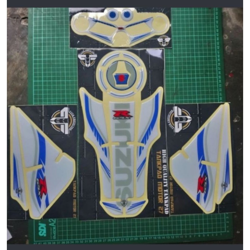 sticker resin timbul tankpad suzuki GSX R 150