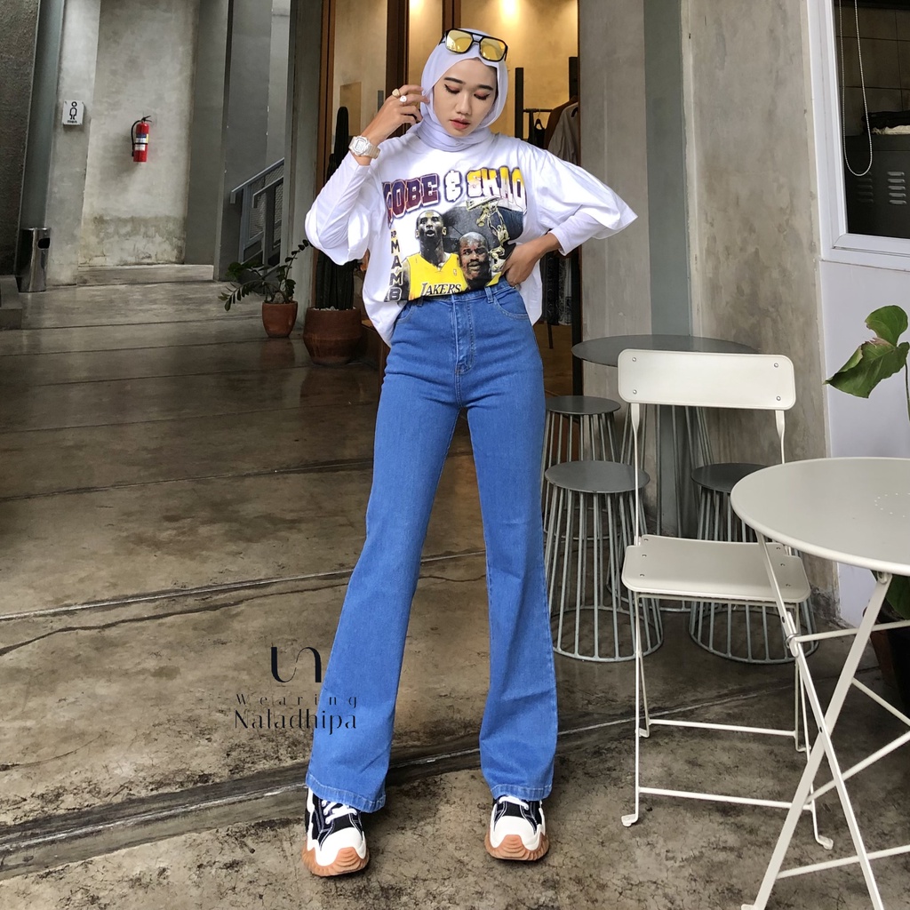 Kezia Cutbray Pants Biru Sedang - Highwaist Jeans Cutbray