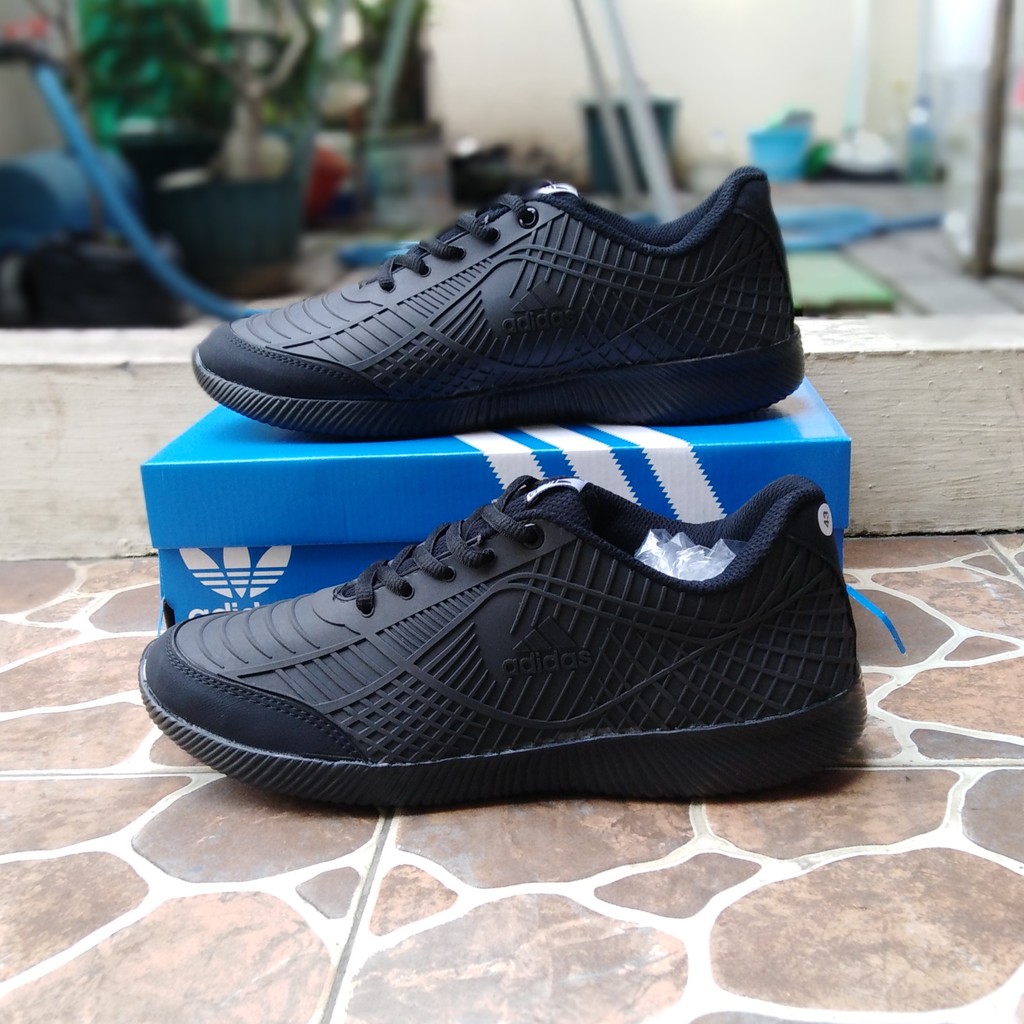  SEPATU  SPORT ADIDAS HITAM  POLOS  BAHAN KARET  sepatu  