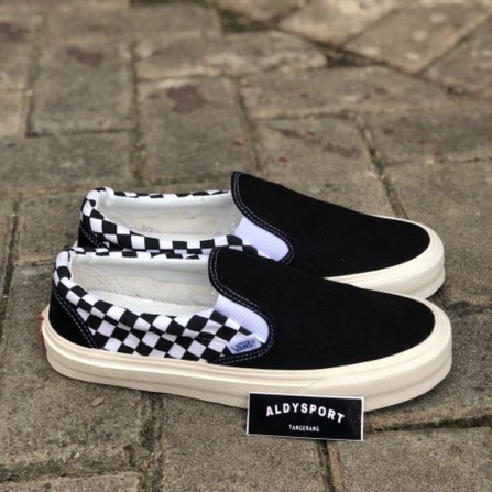 SEPATU VANS SLIPON CHEKER OG BLACK WHITE PREMIUM CHINA. SNEAKERS PRIA SEPATU SLIPON PRIA IMPORT.