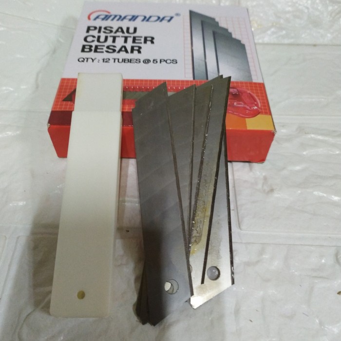 

Spesial Isi Cutter Besar L150 Amanda Perpack 12 Tube Hot Sale