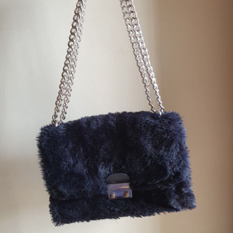 PRELOVED STRADIVARIUS Bag Tas Black Rantai Shoulder Bag Sling Bag