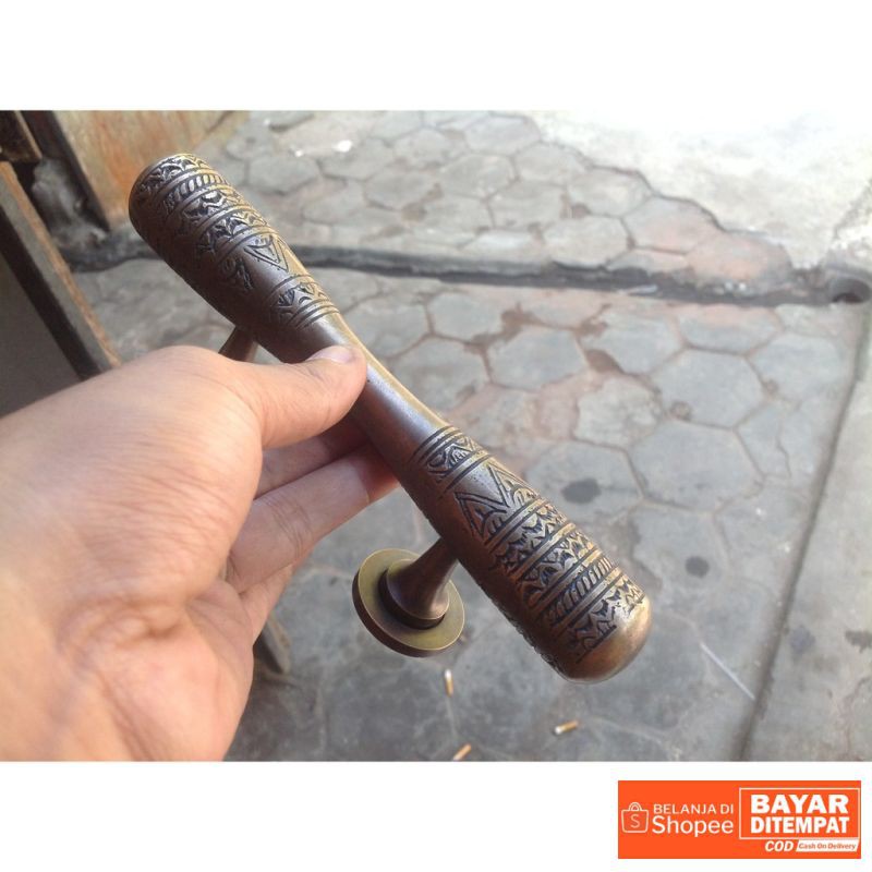 Handle / door pull / tarikan pintu kuningan antik motif ukir egypt kecil Termurah