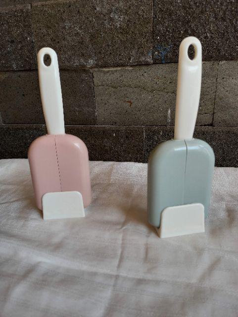 Ready Stock 1pc Kitchen Automatic Opening And Closing Rice Spoon Holder Dustproof Storage