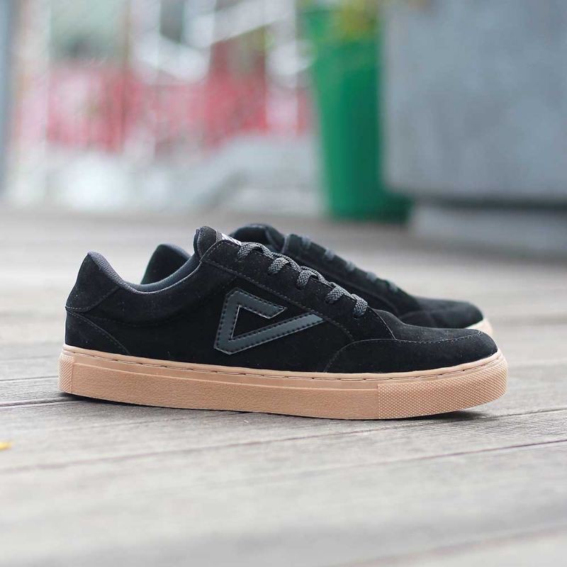 Sepatu Kulit Casual Sneakers Pria Keren Kets Distro Suede Premium Asli Original Terbaru