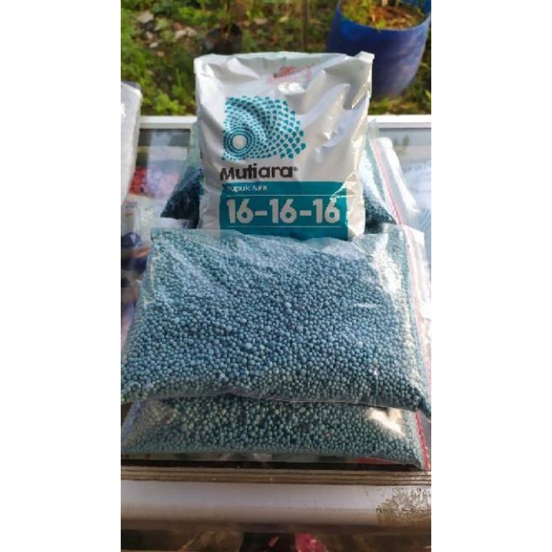 PUPUK TANAMAN HIAS, NPK 16 16 16 MUTIARA BIRU REPACK 100 GRAM