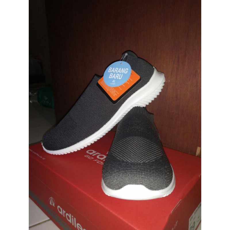SEPATU SLIP ON ARDILES
