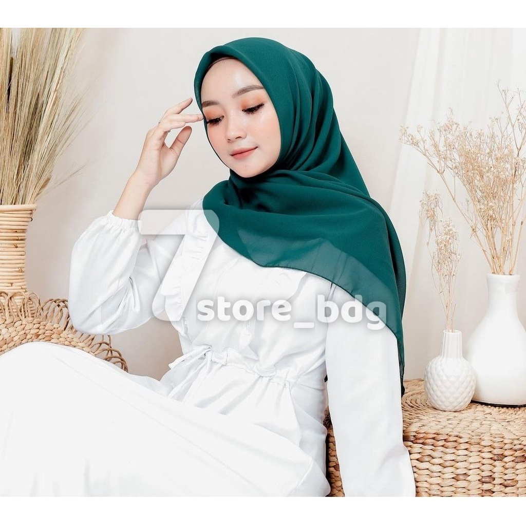 Jilbab Segi Empat Premium 115x115 | hijau botol | Hijab Segi Empat Polos