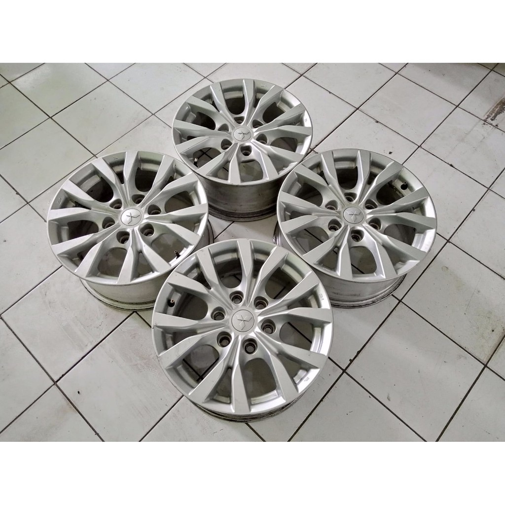Velg Bekas Standar Pajero Exced Ring 17 Bisa Untuk Strada Triton