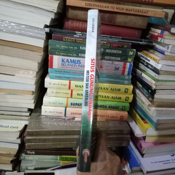 ORI BUKU SITUS GUNUNG PADANG MISTERI DAN ARKEOLOGI terlaris